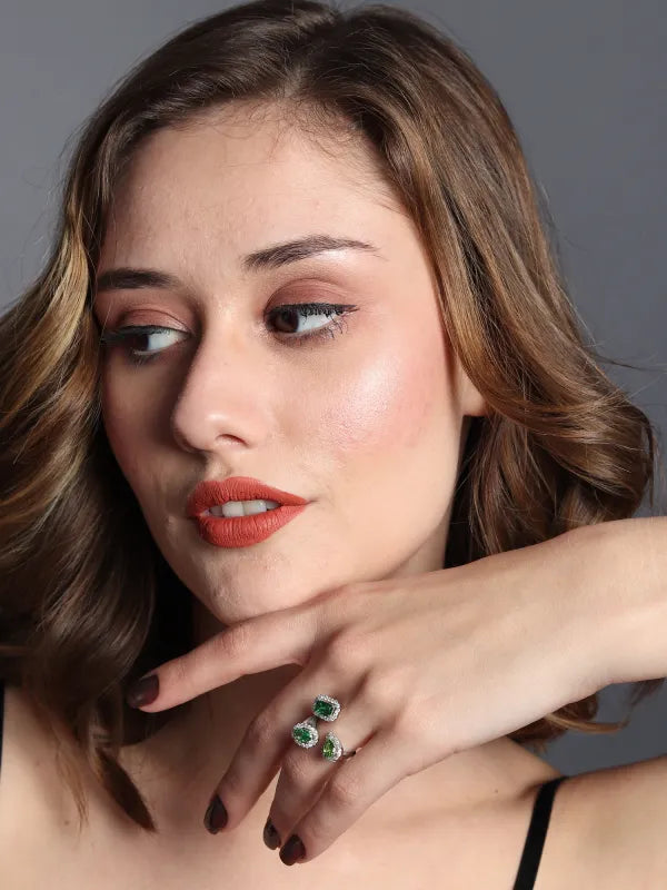 The Flaura Trinity Ring