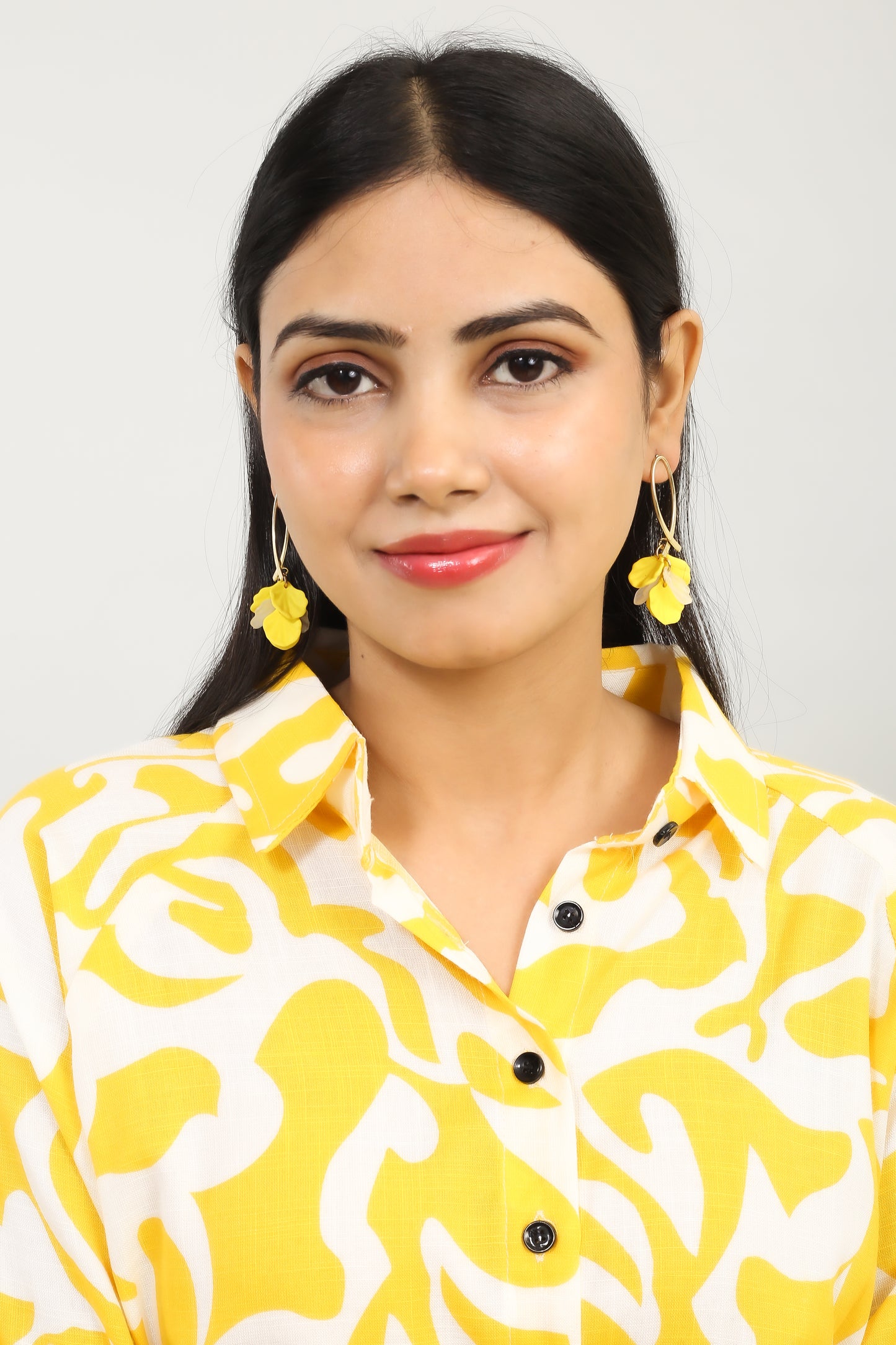 Dainty Leaf Dangle Earrings