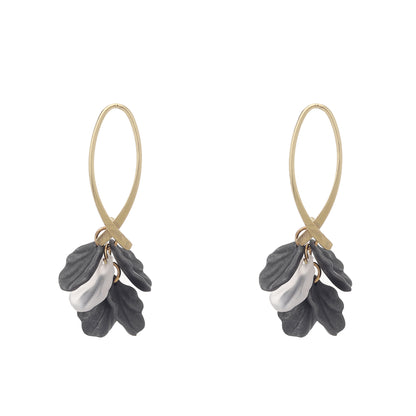 Dainty Leaf Dangle Earrings