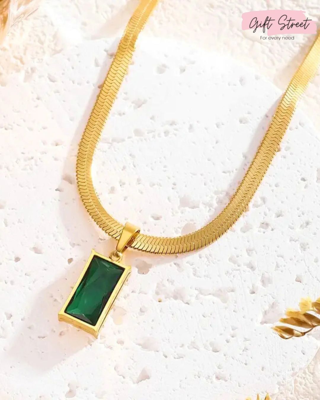 Green Snake Chain Pendant: The Ultimate Modern Accessory