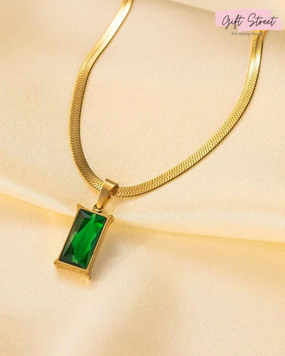 Green Snake Chain Pendant: The Ultimate Modern Accessory