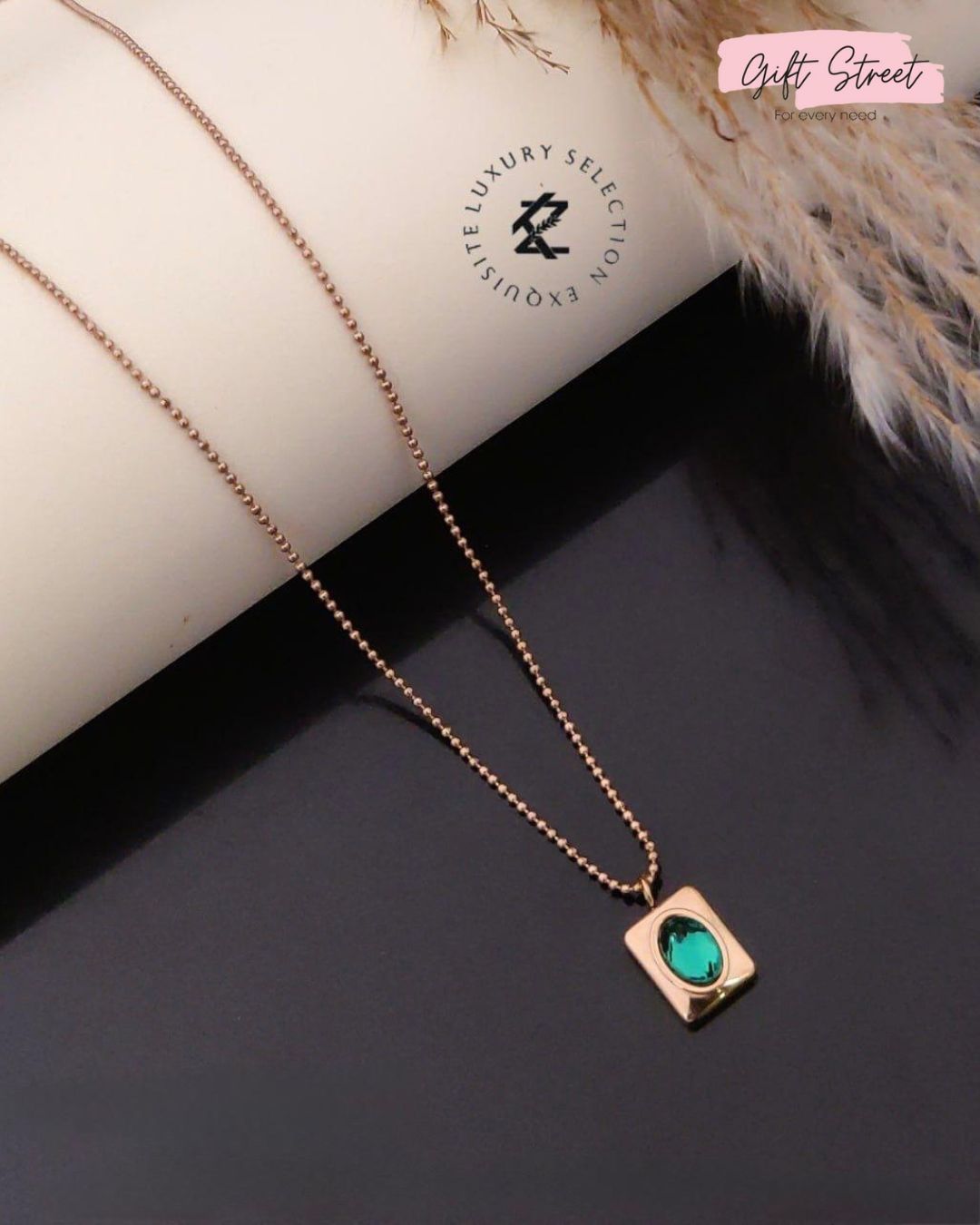 Exquisite Radiance with Dazzling Green Diamonds and Elegant Rose Gold Design