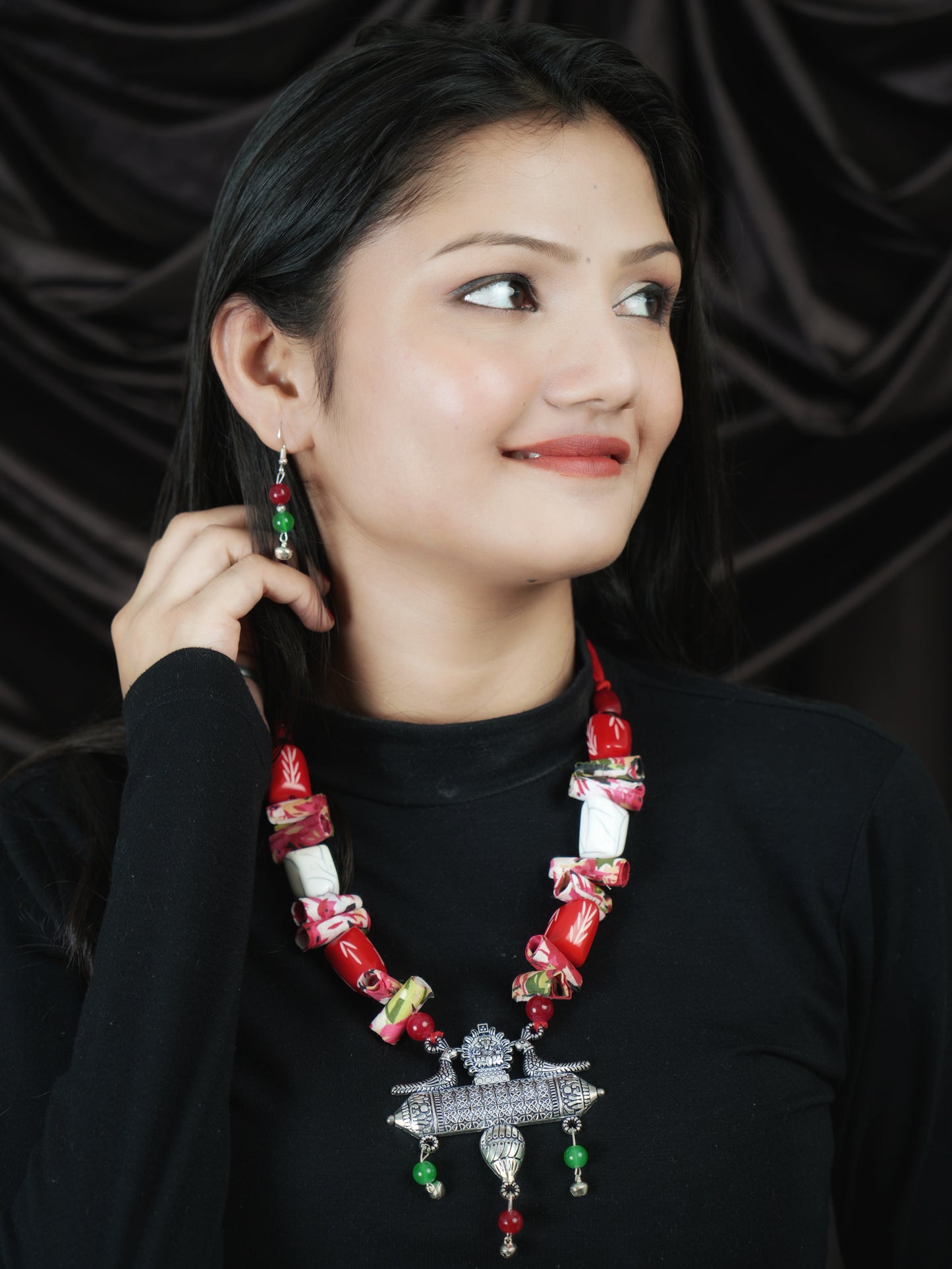 Red Green Handmade Nacklace & Earrings