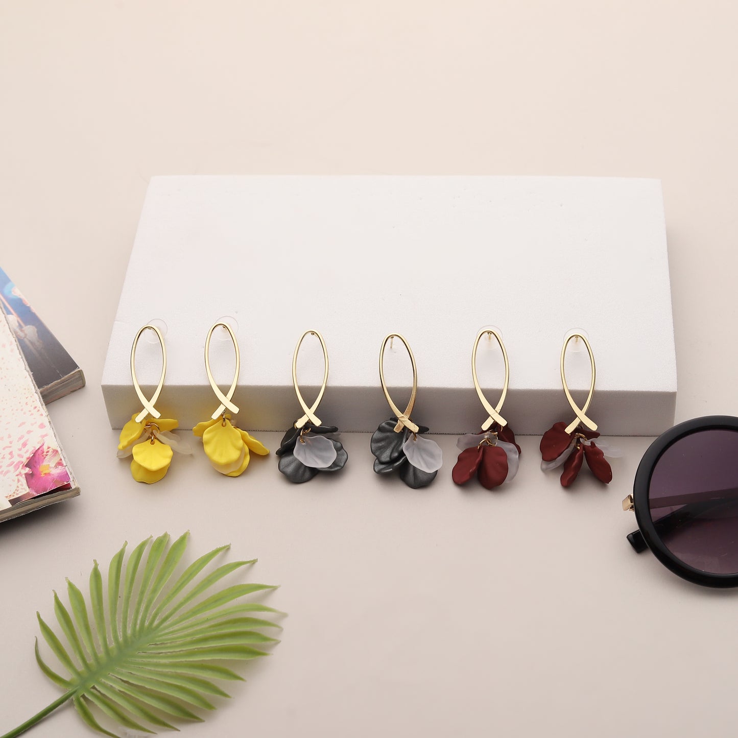 Dainty Leaf Dangle Earrings