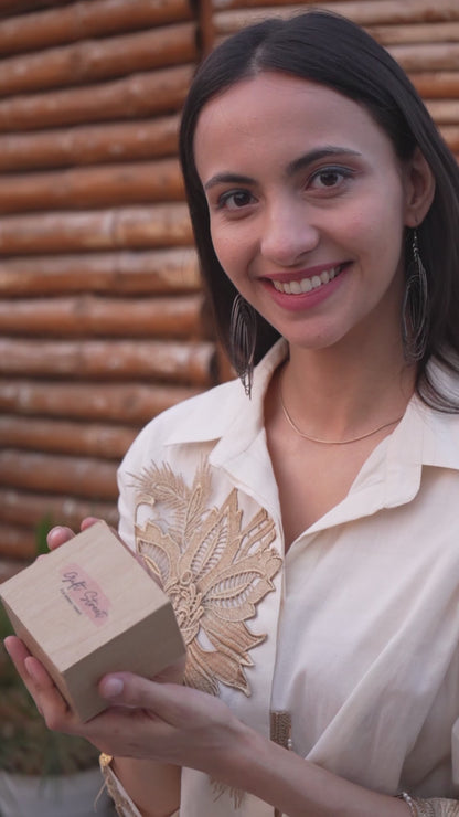 Stylish “U” ring