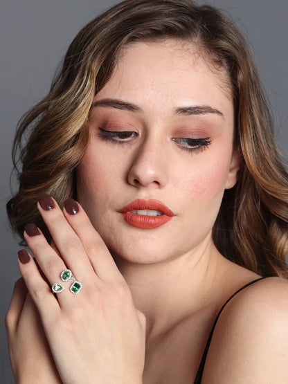 The Flaura Trinity Ring