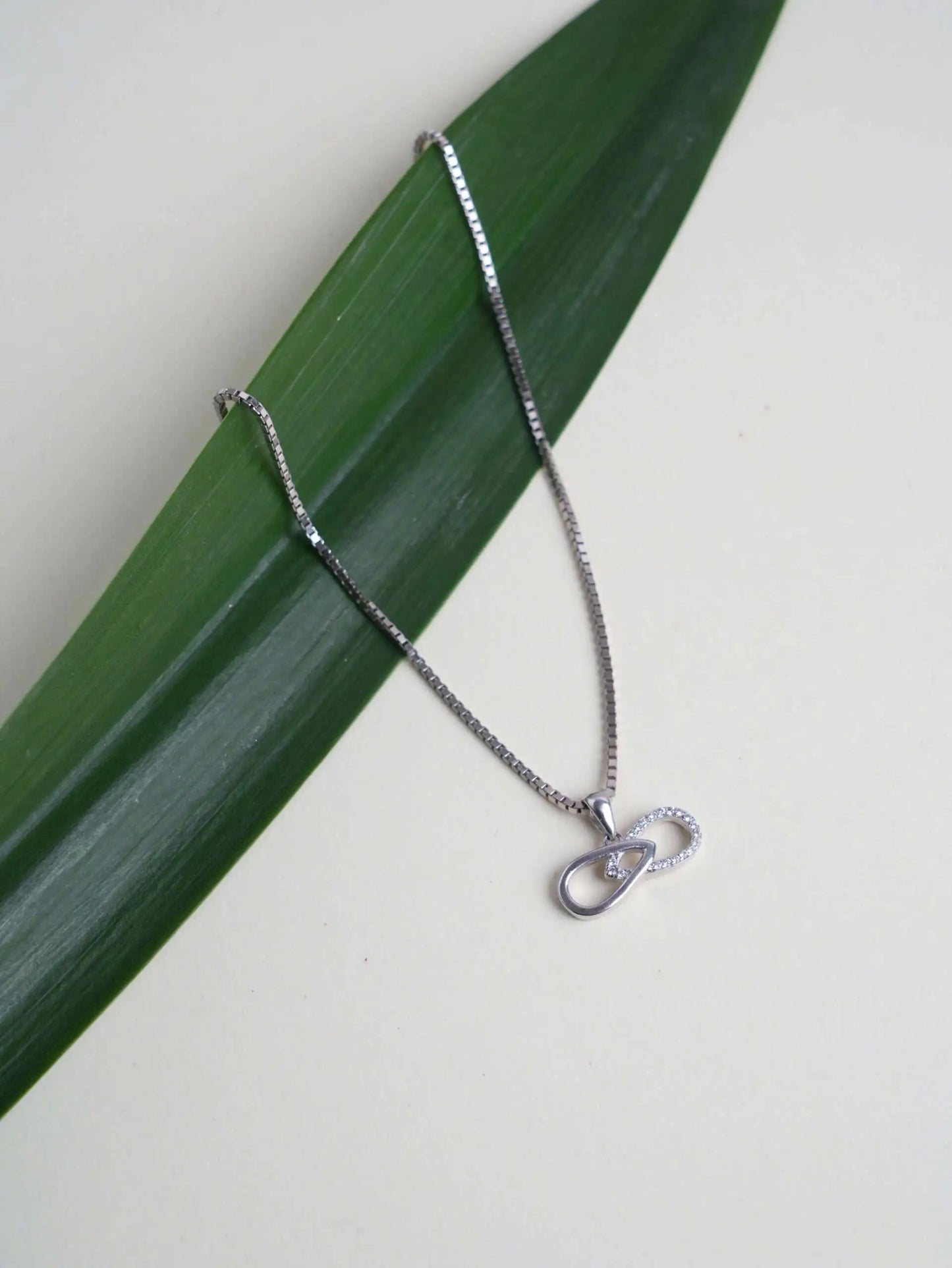 Silver Diamond Leaf Chian Pendant